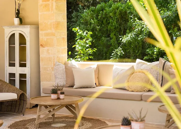 Hotel Petrino Eco Village 4*