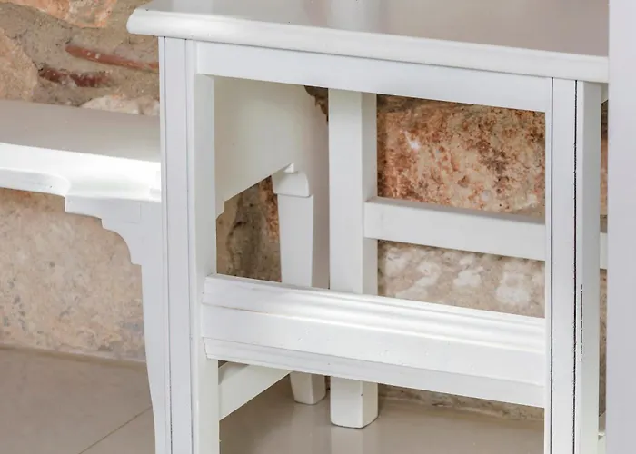 Petrino Eco Village 酒店