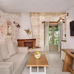 Petrino Eco Village Hotel 4*