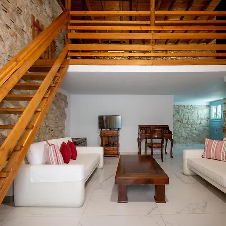 Petrino Eco Village 4* Afytos