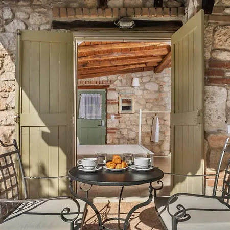 Petrino Eco Village Хотел 4*