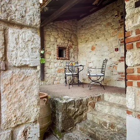 فندق Petrino Eco Village 4*