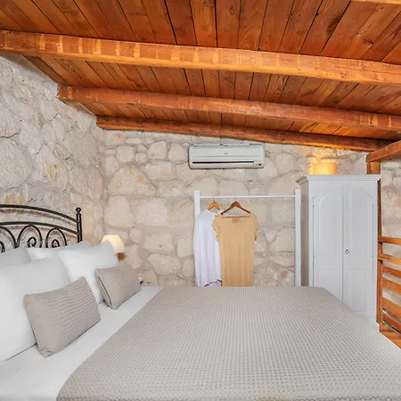 Petrino Eco Village Хотел
