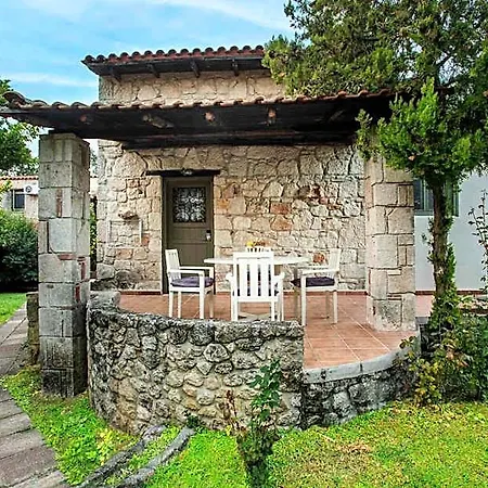 Hotel Petrino Eco Village 4*