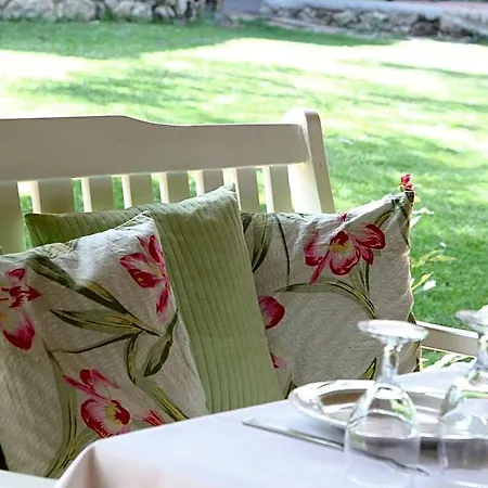 Petrino Eco Village 4*