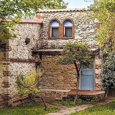 Hotell Petrino Eco Village 4*