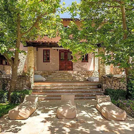 Petrino Eco Village Hotell Afytos