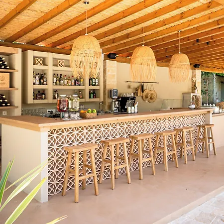 Petrino Eco Village 4*
