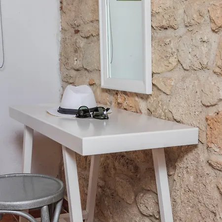 Petrino Eco Village 4*