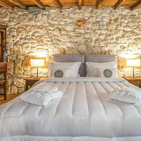 Petrino Eco Village Afytos