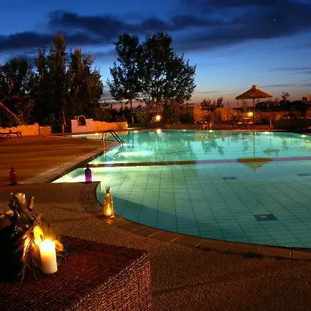 ホテル Petrino Eco Village 4*