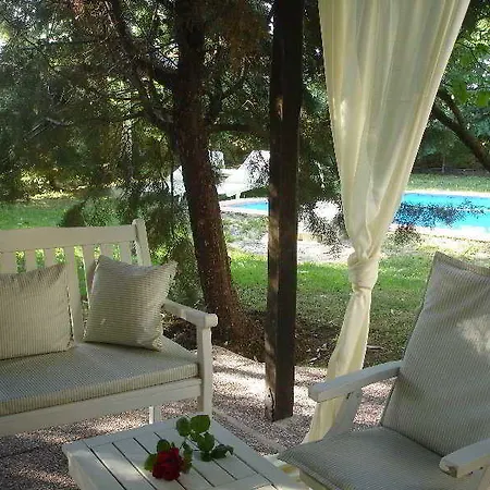 Petrino Eco Village 4*