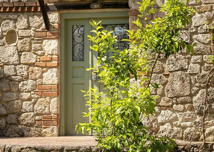 Отель Petrino Eco Village 4*