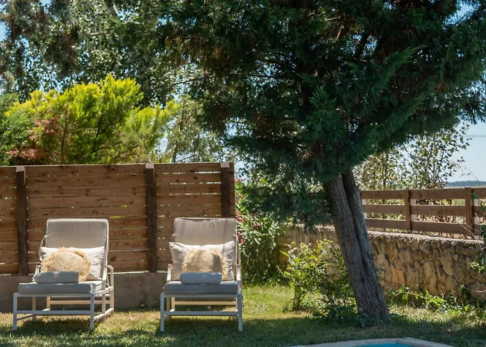 Hotel Petrino Eco Village 4*