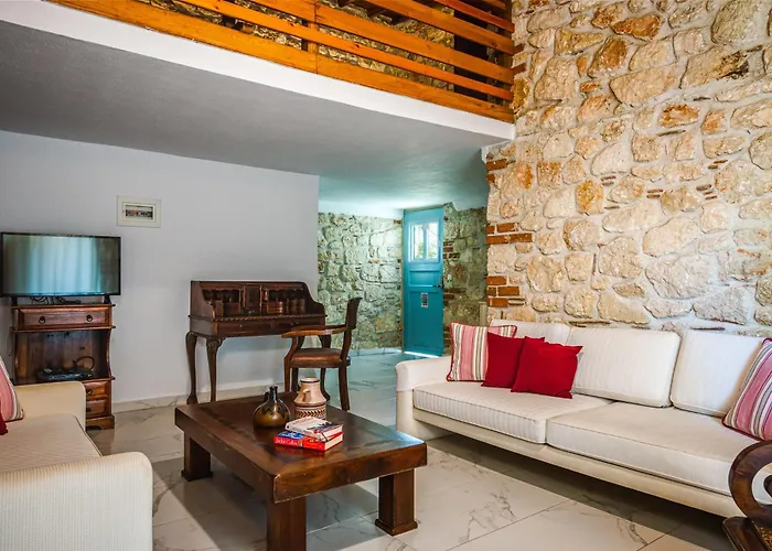 Petrino Eco Village 4* Афитос