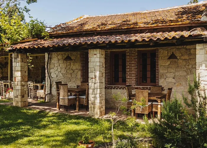 Отель Petrino Eco Village 4*
