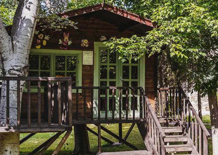 Petrino Eco Village 4*