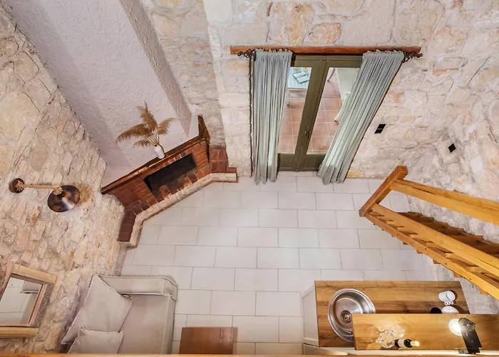 Petrino Eco Village 4* Afytos