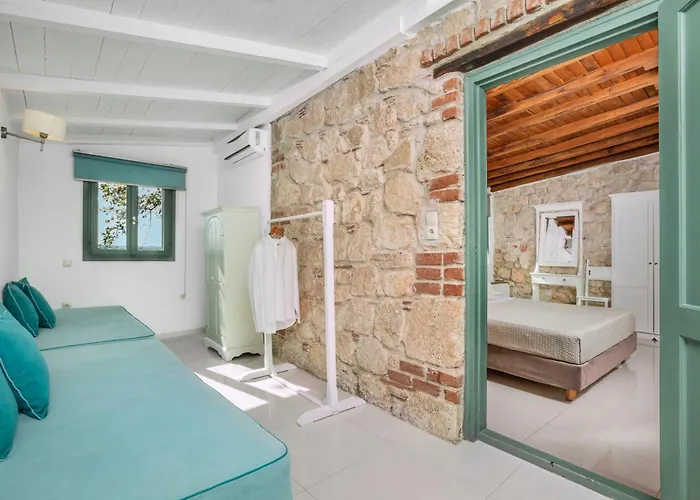 Petrino Eco Village Отель