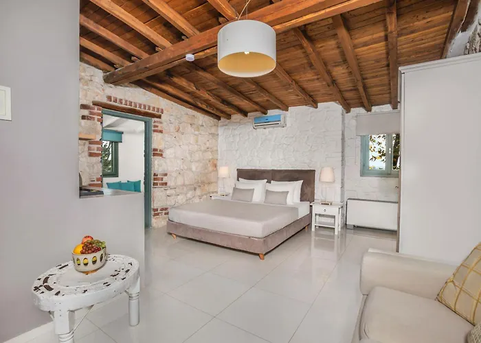 Отель Petrino Eco Village Афитос