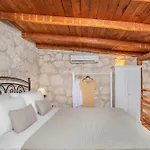 Petrino Eco Village Hotel