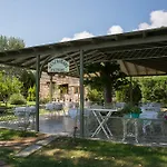 Petrino Eco Village Hotel