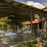 Petrino Eco Village 4*