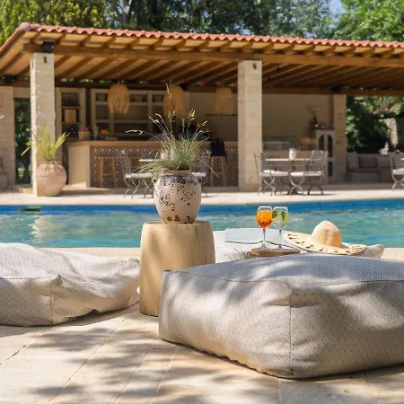 Petrino Eco Village 4*