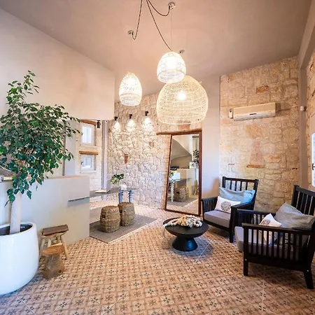 Petrino Eco Village 4*