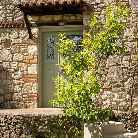 Hotel Petrino Eco Village 4*