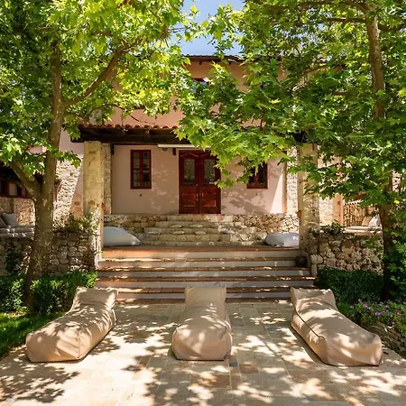 Petrino Eco Village Áfitos
