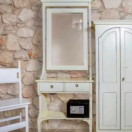 Hotel Petrino Eco Village 4*