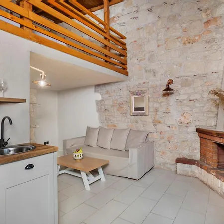 Petrino Eco Village 4* Afytos