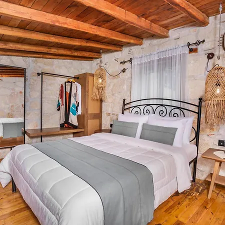 Petrino Eco Village Hotel Afytos