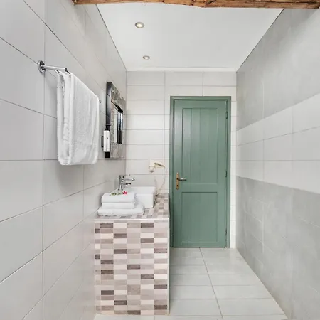 Petrino Eco Village 4*