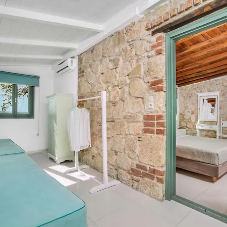 Petrino Eco Village Hotel