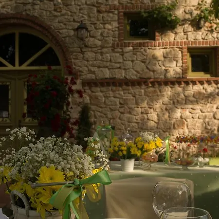 Petrino Eco Village Hotell