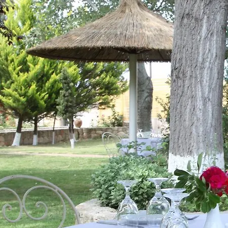 Hotell Petrino Eco Village 4*