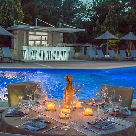 Hotel Petrino Eco Village 4*