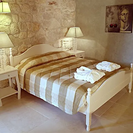 Hotel Petrino Eco Village 4*