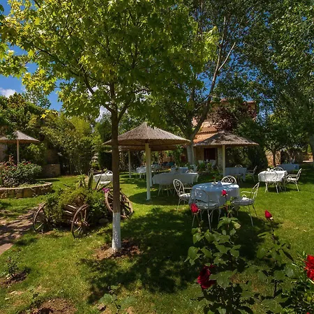 Petrino Eco Village 4* Afytos