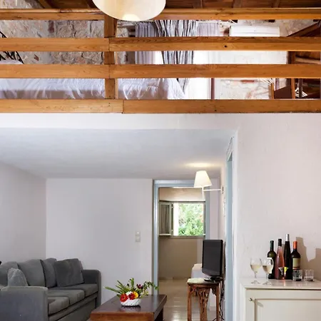 Hotell Petrino Eco Village 4*