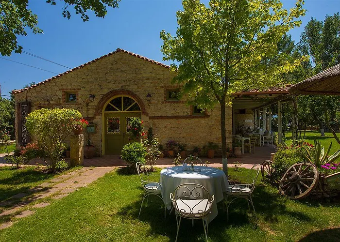 Petrino Eco Village 4*