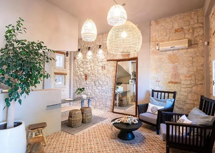 Petrino Eco Village 4*