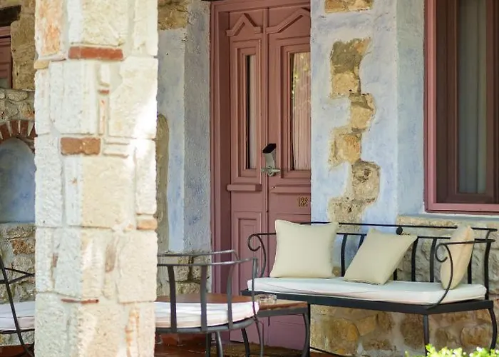 Petrino Eco Village 4*
