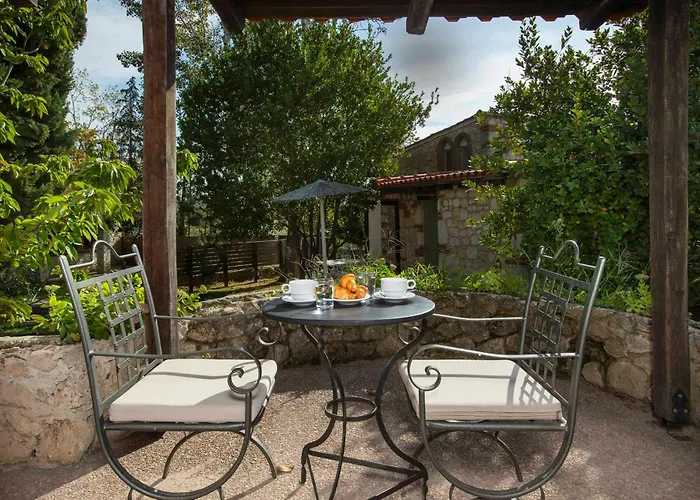 Petrino Eco Village Hotel 4*