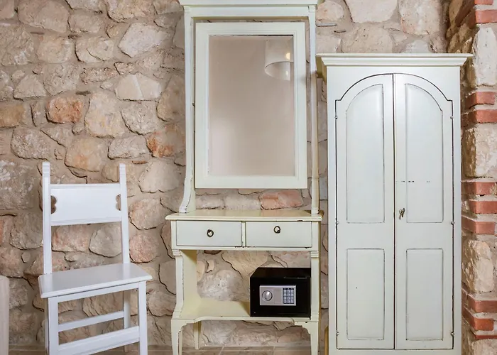 Hotel Petrino Eco Village 4*