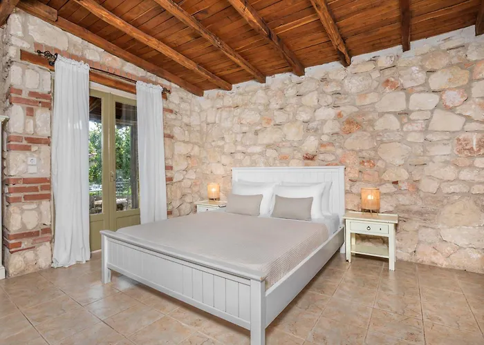 Petrino Eco Village Hotel