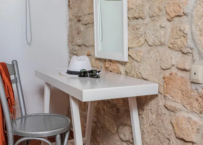 Petrino Eco Village 4*