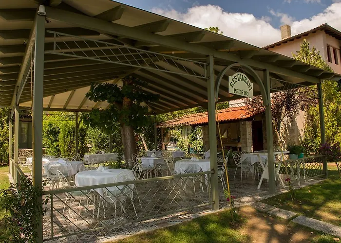 Petrino Eco Village 4*